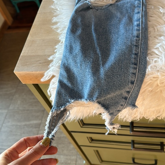 3x1 NYC distressed capri jeans - Picture 10 of 12